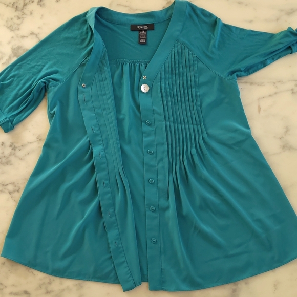 Style & Co. Two Fabrics Front Design Half Sleeve Button Down Loose fit Shirt. - Picture 4 of 5